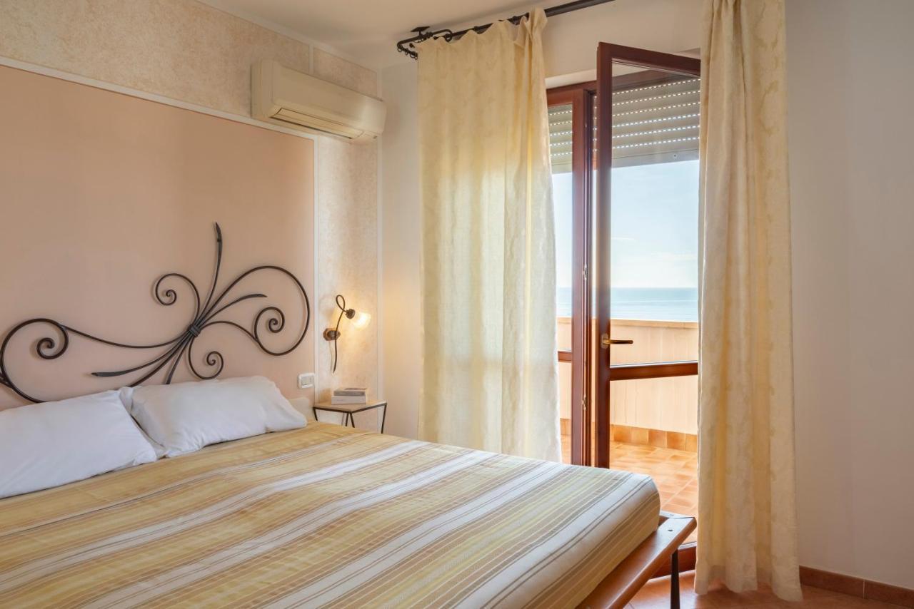 Lola Piccolo Hotel E Appartamenti 마리나디그로세토 외부 사진