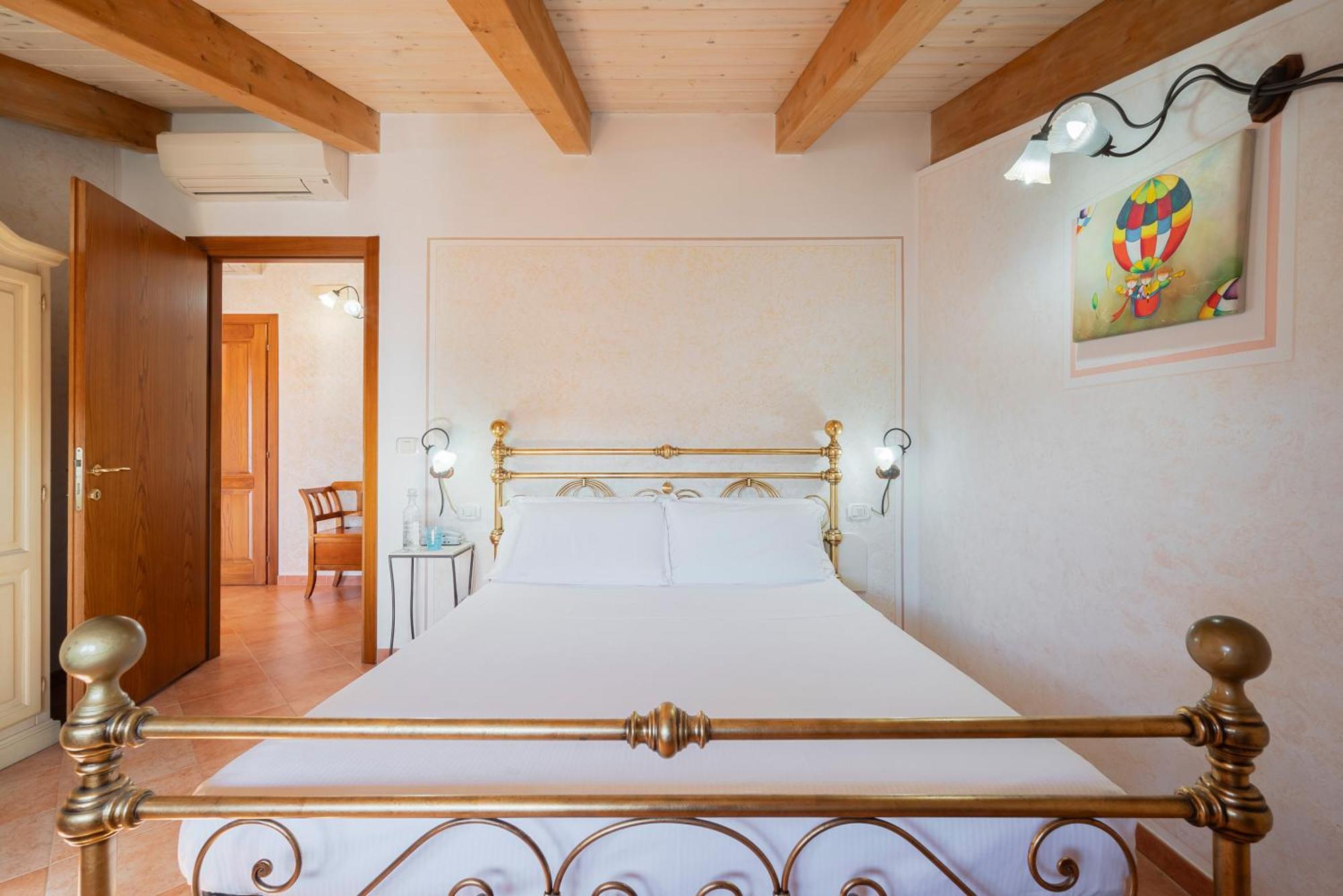 Lola Piccolo Hotel E Appartamenti 마리나디그로세토 외부 사진