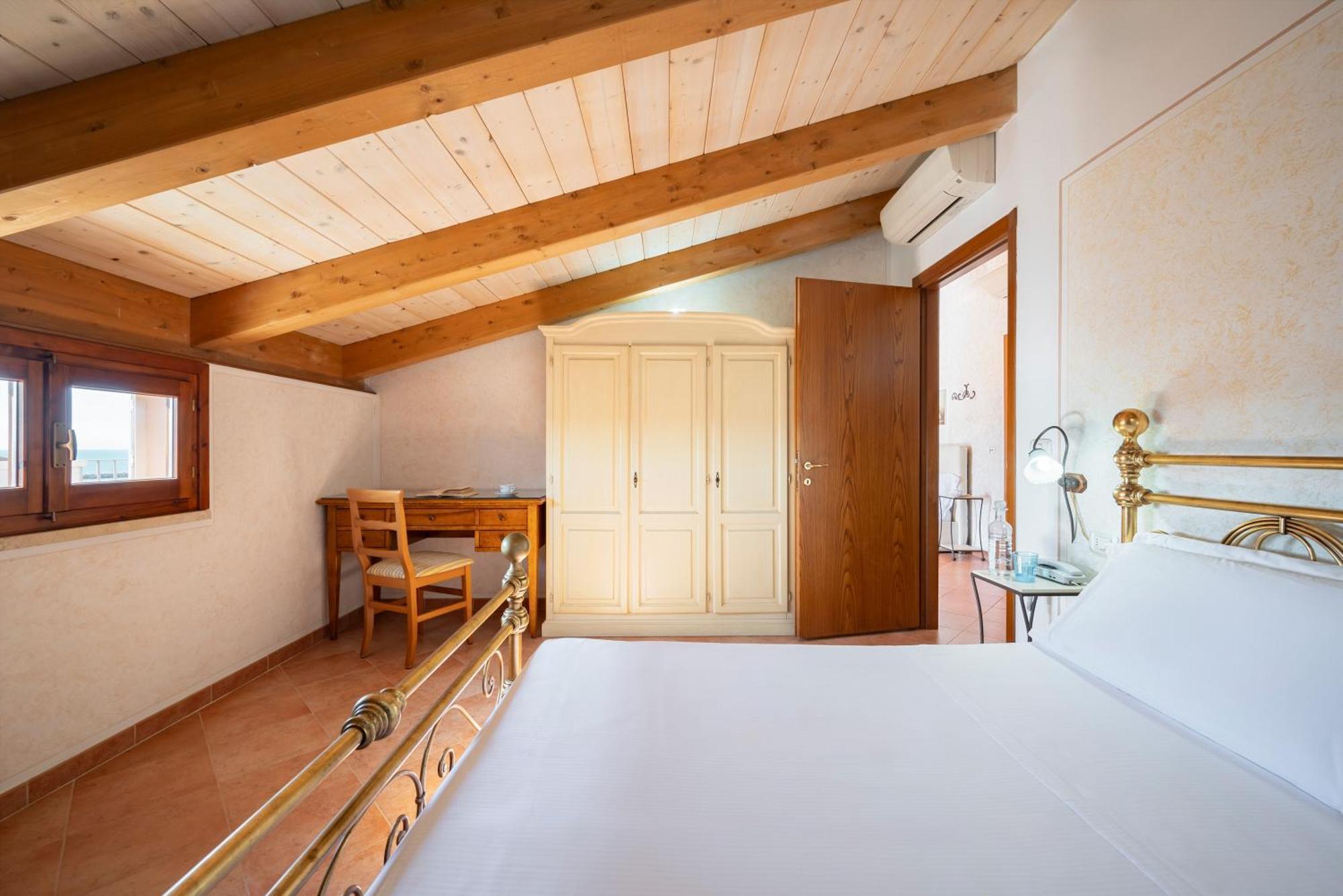 Lola Piccolo Hotel E Appartamenti 마리나디그로세토 외부 사진